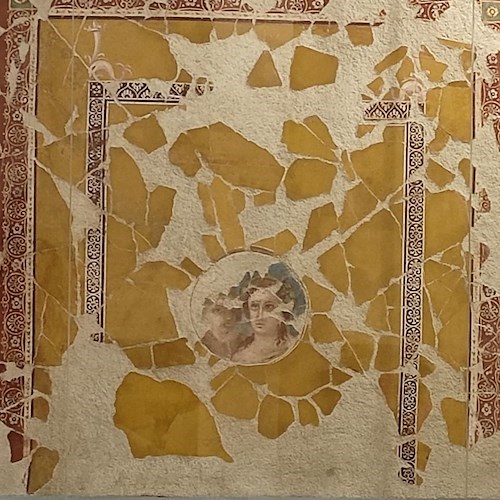 I frammenti crollati degli affreschi della Villa Romana di Positano<br />&copy; MAR - Museo Archeologico Romano Positano