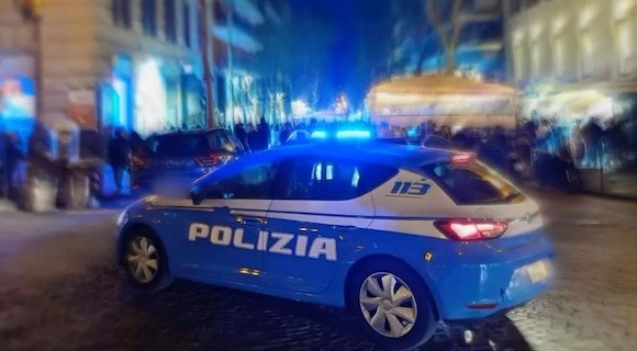 Napoli, violenta lite tra giovani in un locale: disposta chiusura per 20 giorni 