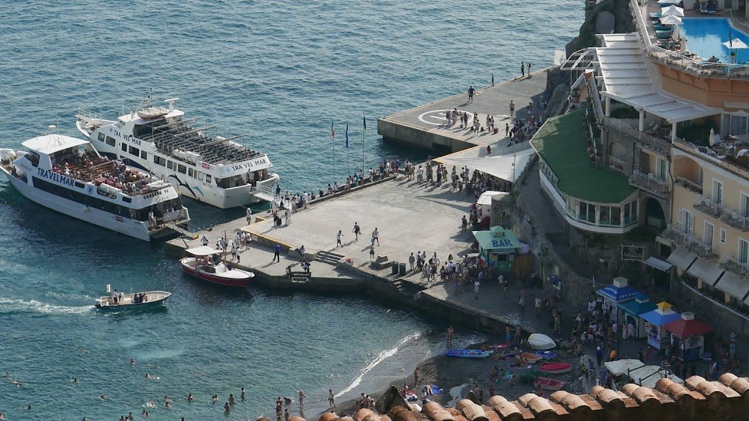 Positano Notizie - Napoli, madre e figlia partoriscono a poco più di 24 ore  di distanza: festa al Cardarelli