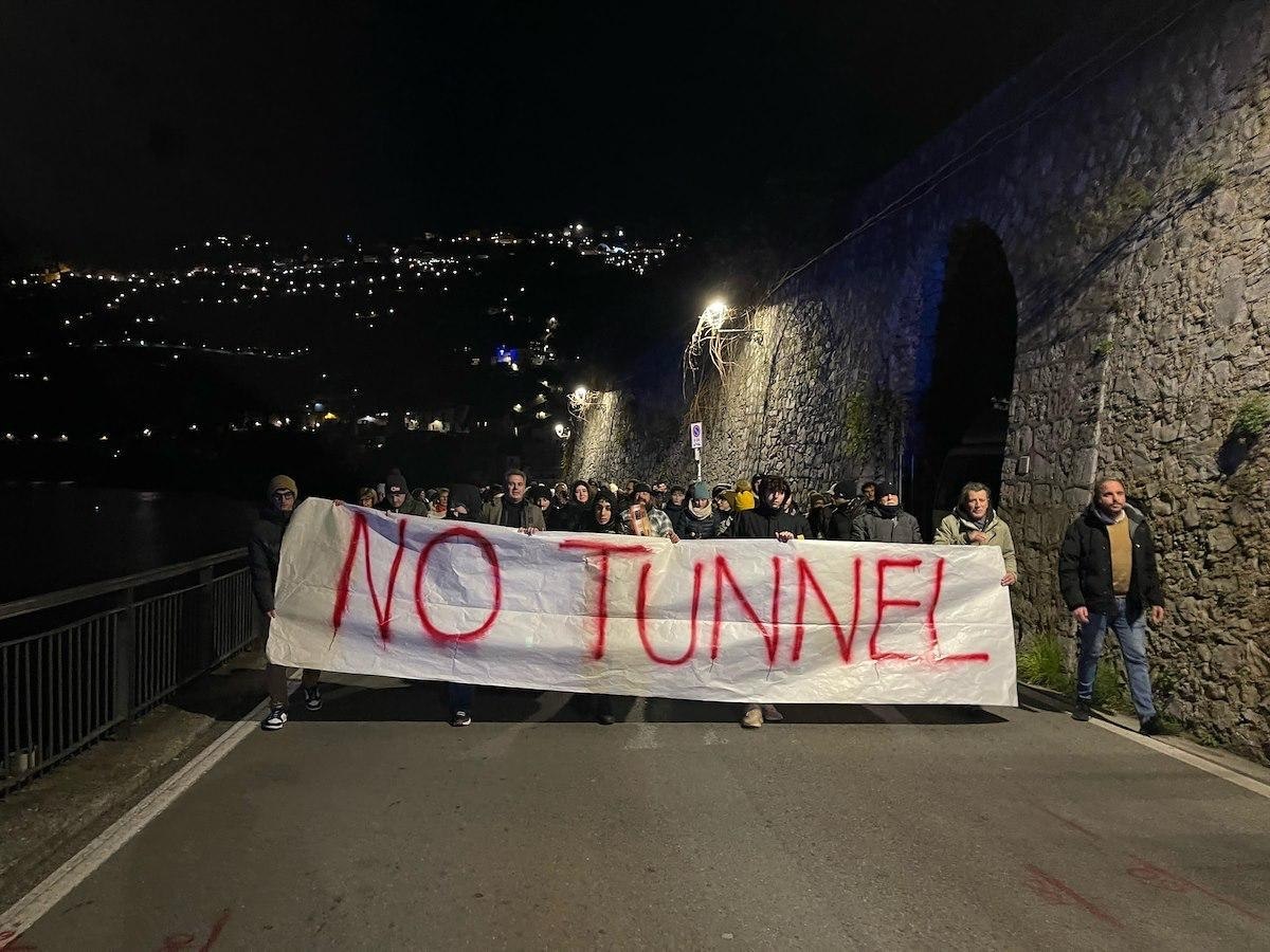 Positano Notizie Costa D Amalfi Comitato Contro Galleria Minori