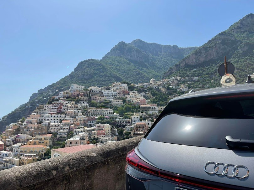 Positano Notizie - Cari gay non siete normali bufera sul libro del  generale Vannacci. Crosetto: Avviato esame disciplinare