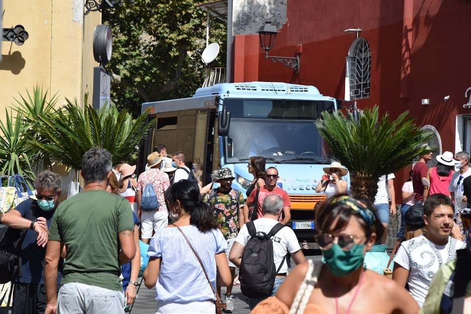 Positano Notizie Positano Vive Emergenza Abitativa E Si Sta