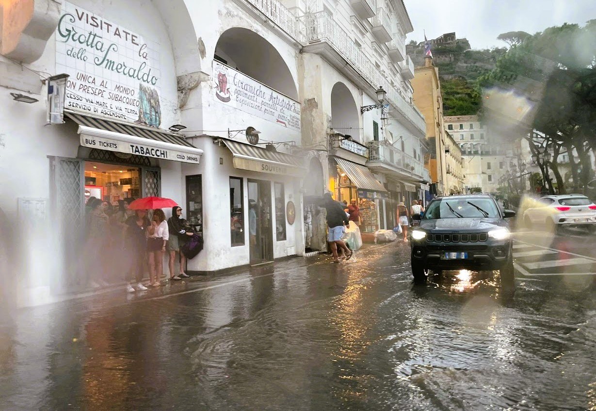 Positano Notizie - Torna Il Maltempo In Campania: Allerta Meteo Gialla ...