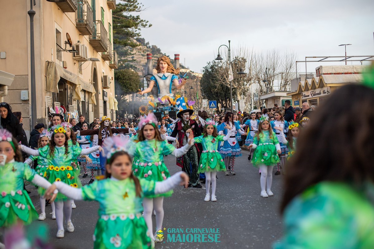 I big del Carnevale puntano all'estate